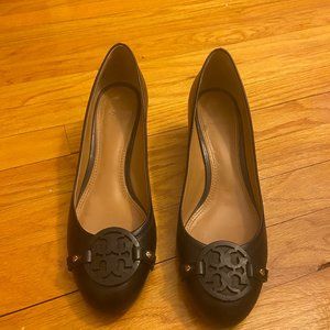 Tory Burch Black Leather Pumps
